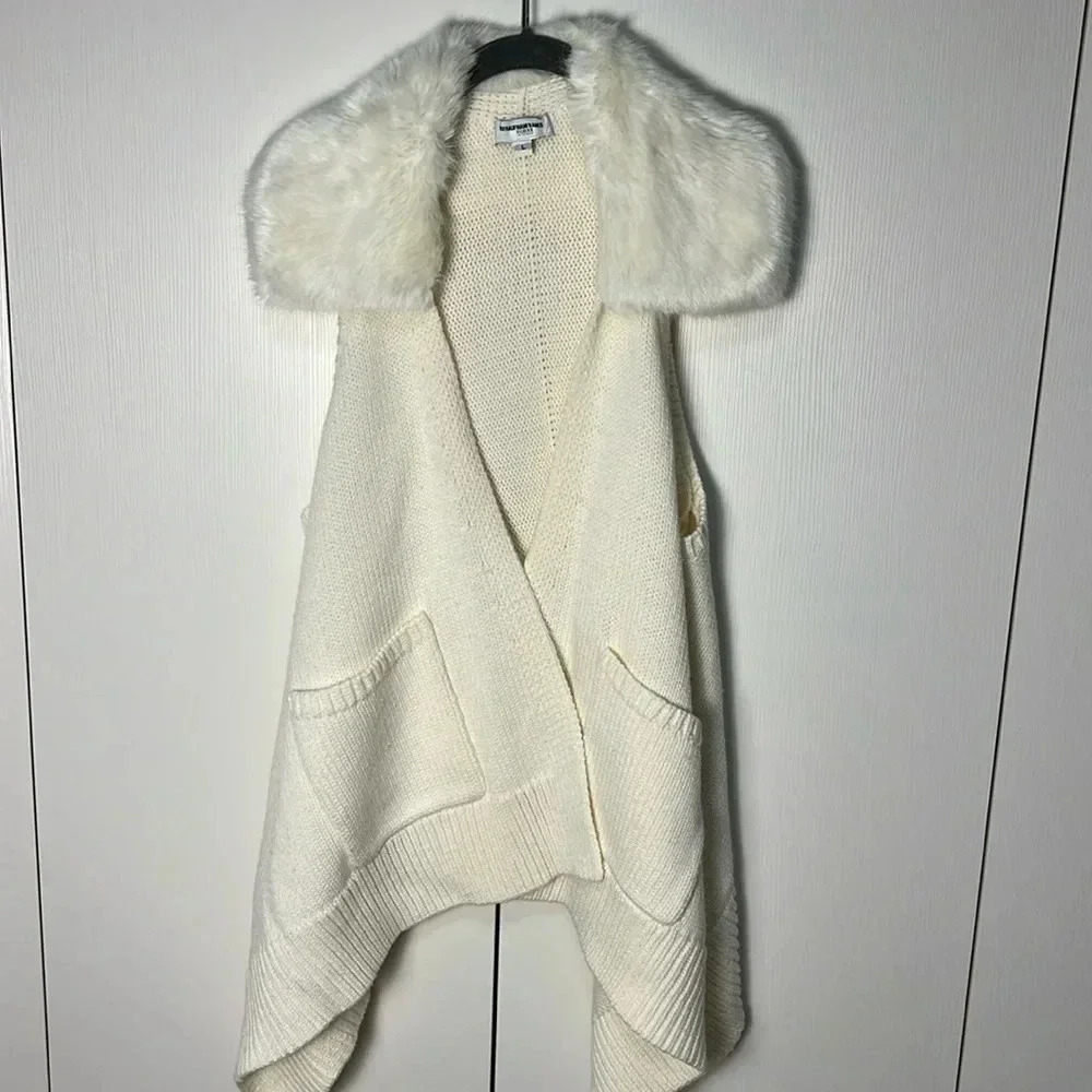 Kaufman Franco Off white faux fur vest